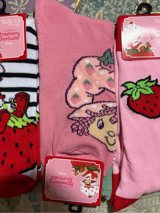 Strawberry Shortcake Accessories - Strawberry Shortcake Pink Women's Socks - Pack